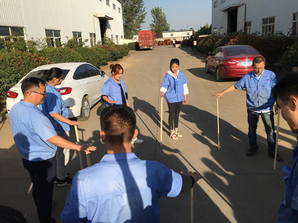 люфт в поворотном подшипнике xzwd